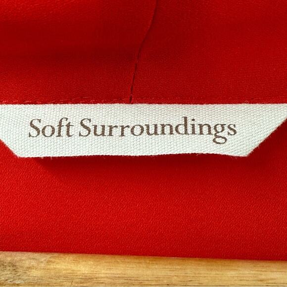 Soft Surrounding Red Open Front Waterfall Light Ruffle Kimono
Cardigan Size 3X - Picture 5 of 7